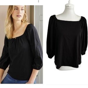 Square neck three-quarter length puffy sleeve top From Qniqlo